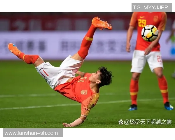 足球场上的特技大师：那些让人惊叹的足球明星与他们的绝技表演